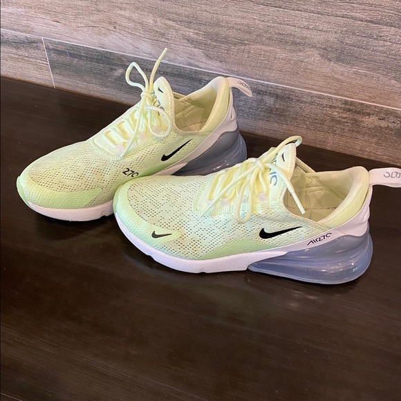 Nike Shoes - Nike Air Max 270 women’s size 9.5